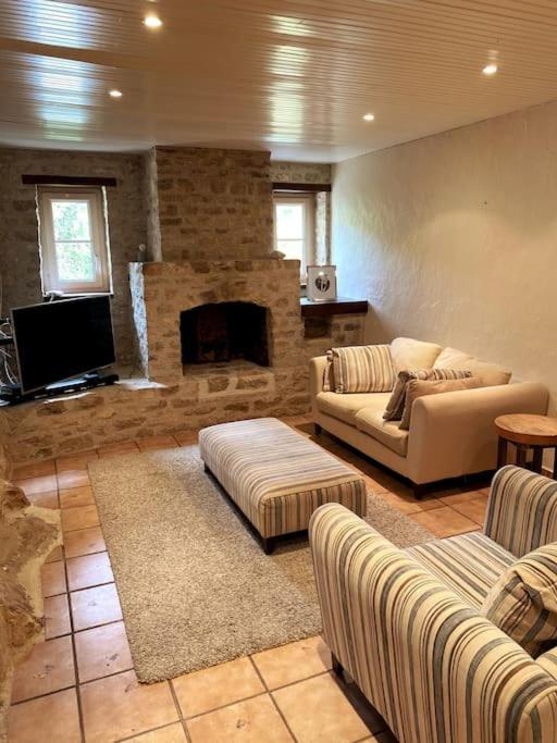 Uniquely Private Holiday Villa In The Charente Puyreaux Kültér fotó