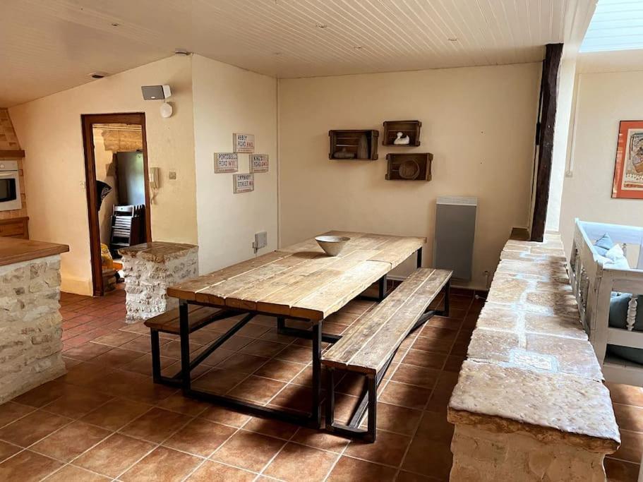 Uniquely Private Holiday Villa In The Charente Puyreaux Kültér fotó